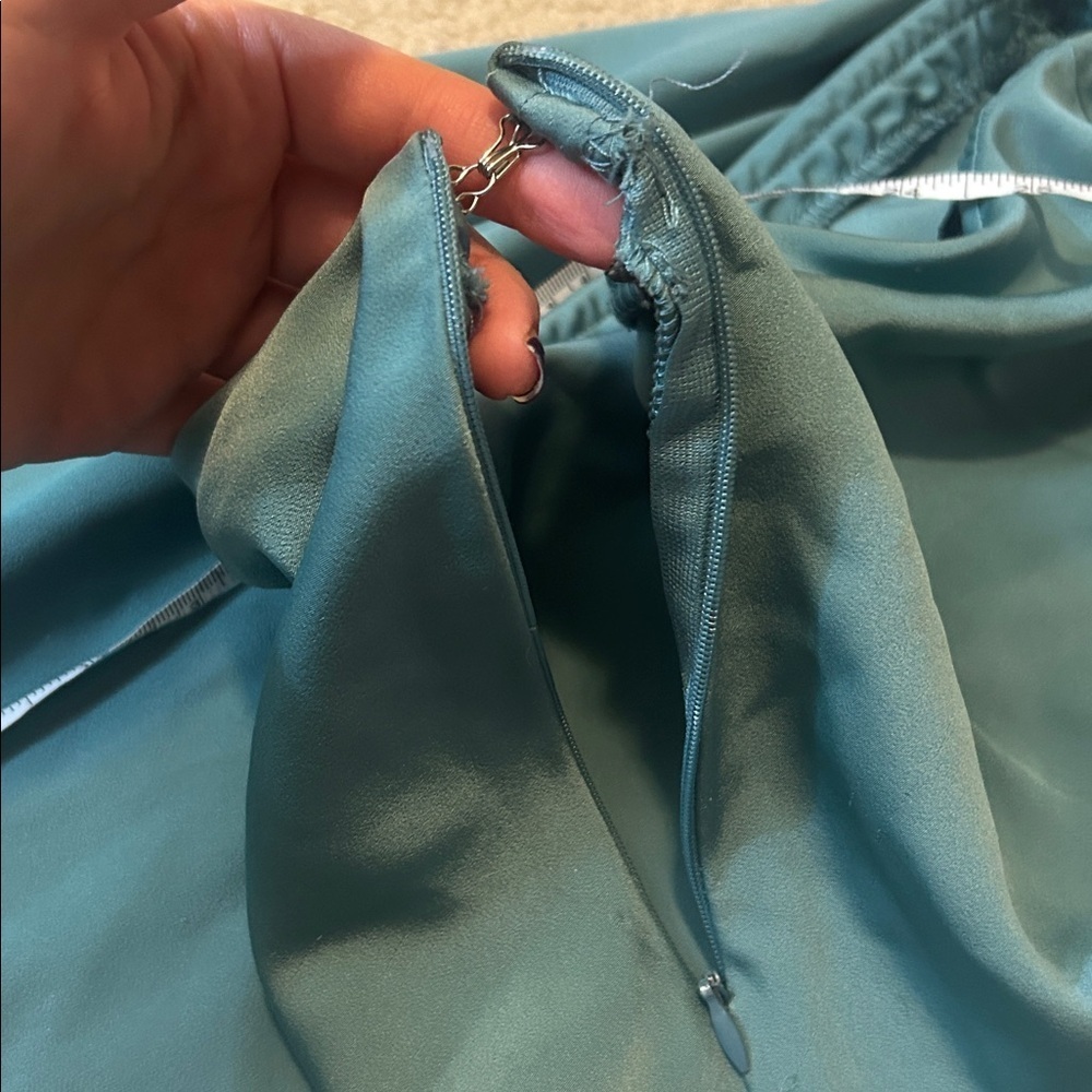 Teal long sleeve crop top and satin maxi skirt matching set - Picture 5 of 6